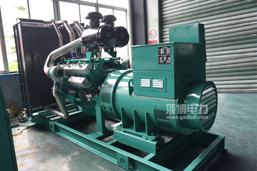 機(jī)油過多有哪幾種損害,應(yīng)加多少柴油發(fā)電機(jī)機(jī)油適宜?